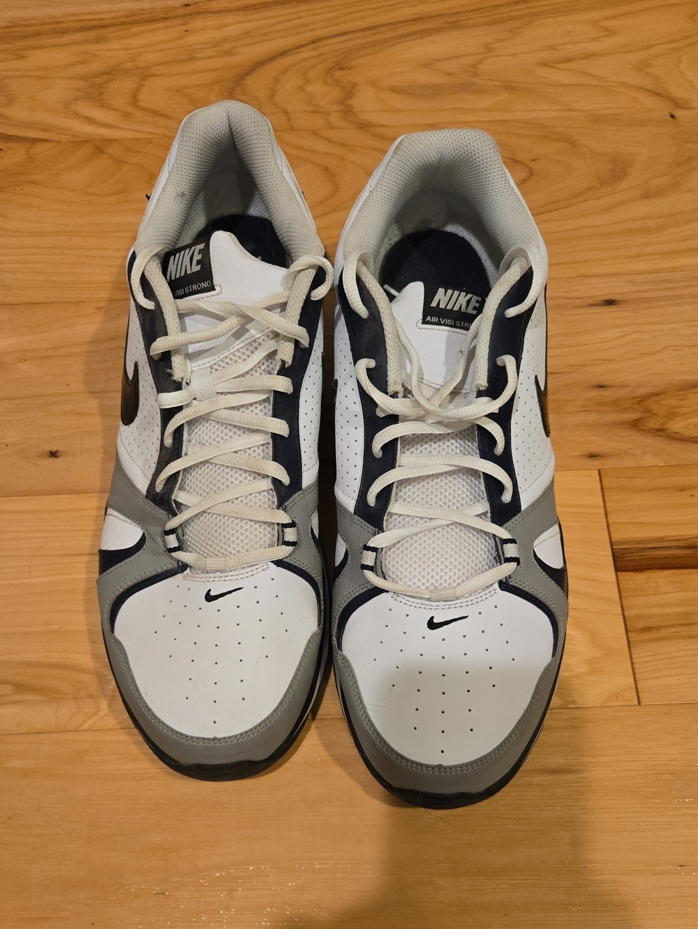 Nike Air Men’s White, Gray and Black Athletic Sneakers Size:13